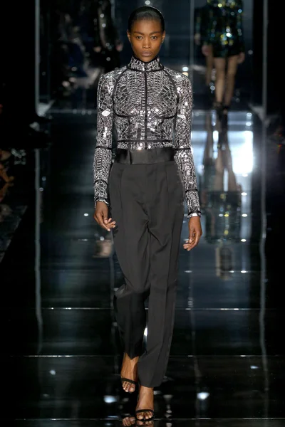 Look 25